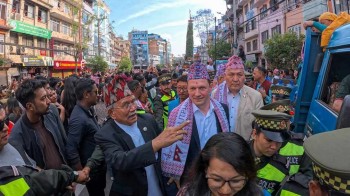 रातो मच्छिन्द्रनाथको रथयात्रा हेर्न विदेशी पाहुना पुल्चोकमा 
