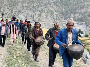 छाँयानाथको माथि बालै गाउँमा पहिलोपटक गाडी पुग्दा स्थानीय हर्षित, नाचगान र देउडासहित स्वागत