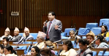 विमानस्थल व्यवस्थित भएन, पसलहरुको एकाधिकार भयो : ढकाल