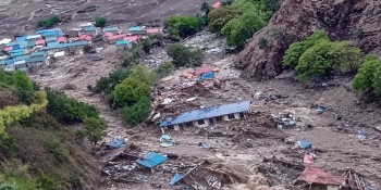 असिनापानीपछि आएको पहिरोले हुम्लामा विद्यालय भवन बगायो