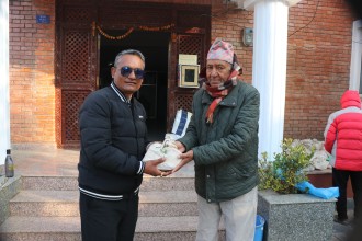 लपुमनपा–२३ का ज्येष्ठ नागरिकलाई निःशुल्क सुगर र प्रेसरको औषधि 