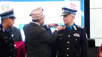 दज्र्यानी चिह्न ग्रहणपछि आइजीपी कार्कीले भने, ‘जिम्मेवारी पूरा गर्छु’