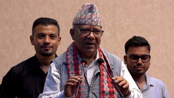 बामदेवलाई पार्टीमा भित्त्रयाउँदै माधव नेपालले भने, ‘कम्युनिष्ट शक्तिहरू एक हुनैपर्छ’