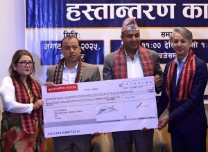 एनआरएनए उच्चस्तरीय समितिले श्रेष्ठ नेतृत्वको समितिलाई बुझायो ८३ लाख नगद र जिन्सी सामग्री