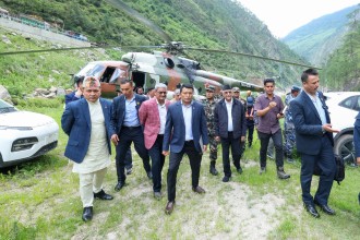 प्रधानमन्त्री ओलीबाट रसुुवा र नुवाकोटको बाढी प्रभावित क्षेत्रको अवलोकन