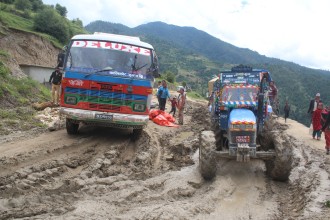 राष्ट्रिय सडक सञ्जालमा जोडिएको १४ वर्ष विते पनि मुगुमा सडक कालोपत्रे हुन सकेन