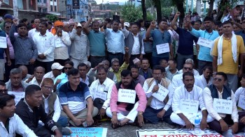 किसानको भुक्तानी रोक्ने प्रधानमन्त्री नै हुन्  : उखु किसान