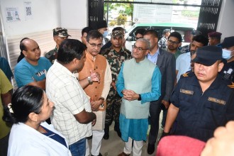 हैजा संक्रमित विरामीको स्वास्थ्य अवस्थाबारे बुझ्न गृहमन्त्री लेखक वीरगञ्चमा