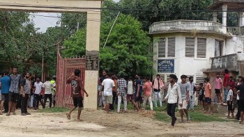 पर्सा जिल्लाका पाँच चौकीमा तोडफोड र आगजनी