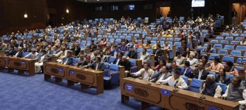 प्रतिनिधिसभा बैठक बस्दै,सांसदको प्रश्नमा सम्बन्धित मन्त्रीहरुले जवाफ दिँदै