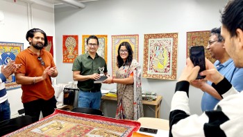 युरोप भ्रमणमा रहेकी चित्रकार यादवको फिनल्याण्डमा पनि मिथिला कला प्रदर्शनी