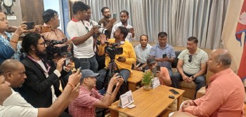 मधेस प्रदेशका निवर्तमान मुख्यमन्त्री सतिशकुमार सिंहले त्यागे सीके राउत नेतृत्वको जनमत