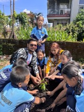 पढाइसँगै कमाइको पाठ : हिमाल कलेजले सुरु गर्‍यो विद्यालय तहमै व्यावहारिक कृषि र व्यवसायिक अभियान 