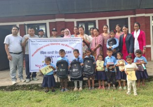 गोरखा तीनवटा विद्यालयका ३५ विद्यार्थीलाई दीप नेपालद्वारा शैक्षिक सामग्री प्रदान