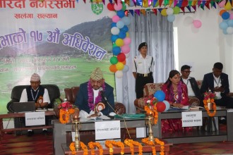 सल्यानको शारदा नगरपालिकाको नीति तथा कार्यक्रम प्रस्तुत 