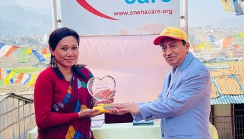 स्नेहाज केयरकी संस्थापक स्नेहा श्रेष्ठलाई ‘शाइनिङ वल्र्ड कम्प्यासन अवार्ड’