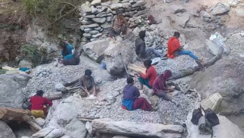 ज्यालामा विभेद भोग्दै अनौपचारिक क्षेत्रमा महिला श्रमिक
