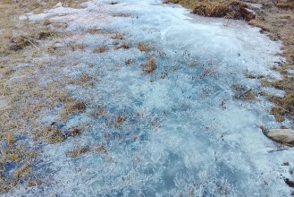 बाजुरामा अत्याधिक चिसो, पानी जमेर बरफ