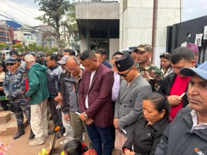 शहीदको सम्झनामा बानेश्वरमा दीप प्रज्वलन, गृहमन्त्री पनि सहभागी