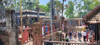 दोलखा भीमेश्वर : दर्शनार्थीको घुइँचो, अव्यवस्थाको चाङ