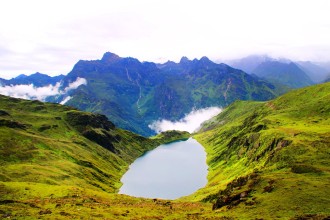 पर्यटकको पर्खाइमा लोदेनको छोनासिङ पोखरी 