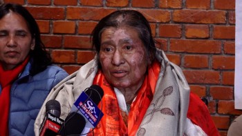 झलनाथकी धर्मपत्नी रविलक्ष्मीले भनिन्, 'हिटलरको ग्याँस चेम्बर फसेजस्तो भयो'