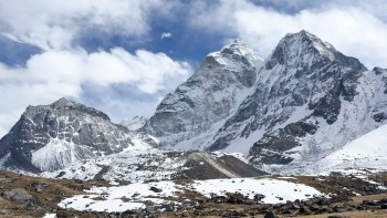 कञ्चनजङ्घामा पर्यटक चहलपहल बढ्दै, स्थानीय पर्यटन व्यवसाय उत्साहित