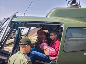 दुर्गम क्षेत्रमा जोखिममा परेका गर्भवती र सुत्केरी महिलाको हवाई उद्धार