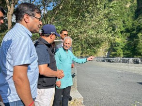 बुढीगण्डकी बाढी प्रभावित क्षेत्रको अवलोकनमा पुगे बाबुराम भट्टराई