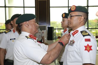 प्रधान सेनापतिद्वारा उपरथी दज्र्यानी चिन्ह प्रदान