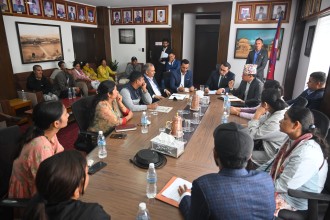 भोटेकोशी–रसुवा बाढीपीडित भन्सार कर्मचारीका परिवारलाई अर्थमन्त्रीको आश्वासन,  ‘तपाईंहरू एक्लो हुनुहुन्न’