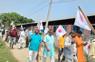 ओली र लेखक पक्राउको विरोधमा रौतहटमा एमालेको प्रदर्शन, सिडिओमार्फत सरकारलाई ज्ञापनपत्र