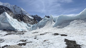 सगरमाथा क्षेत्रमा शव व्यवस्थापनमा खेलाची,  कडा कानुन र नियमन जरूरी