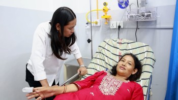 राधिकाको जीवन बचाउन मानवीय पहल, निःशुल्क उपचारका लागि केएमसीमा भर्ना