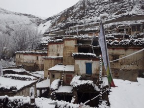 मुस्ताङका उच्च भेगमा भारी हिमपात