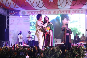 आ बाट आमा’ को प्रचार गर्न धनगढी पुगे कलाकार विपना र पल