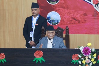 संघीय संसद्का दुवै सदनको बैठक बस्दै, बैठकमा उठेका प्रश्नको प्रधानमन्त्री ओलीले दिने 