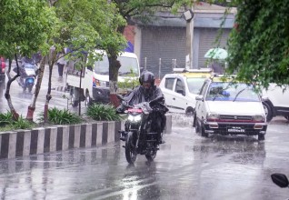 आजको मौसम : यी प्रदेशमा भारी वर्षाको सम्भावना 