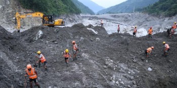 टनेलको प्रवेशद्वार खोज्दै सेना