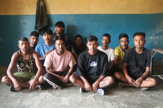 कामको ज्याला रोकिँदा मजदुरको धादिङबेसीमा बिचल्ली, स्थानीयको सहारामा काट्दैछन् दशैं