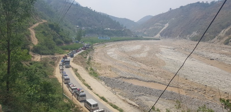 यस्तो छ बिपी राजमार्गमा वर्षामा पनि यातायात साधन सञ्चालन गर्ने योजना 