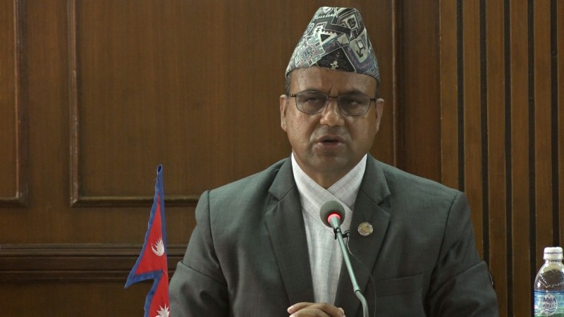 संस्कृति मन्त्री बद्री पाण्डेलाई चिनियाँ प्रभावको कठपुतली भएको आरोप