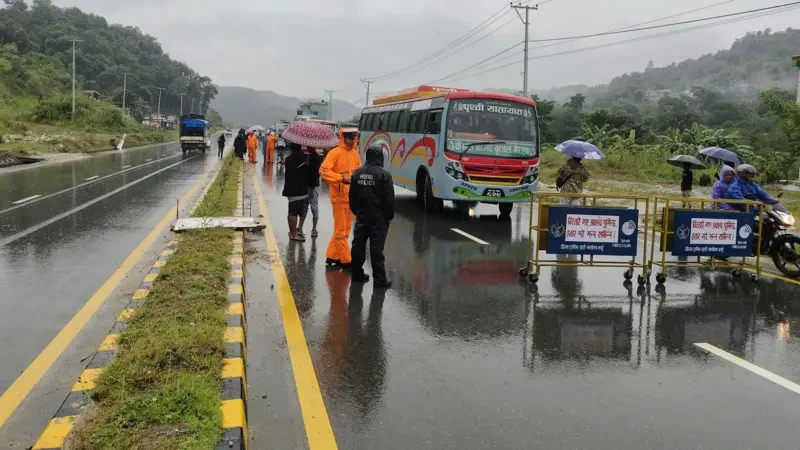 अविरल वर्षा गराउने प्रणाली आइतवार बिहानबाट पूर्व सर्ने र सोमवारबाट मत्थर हुने