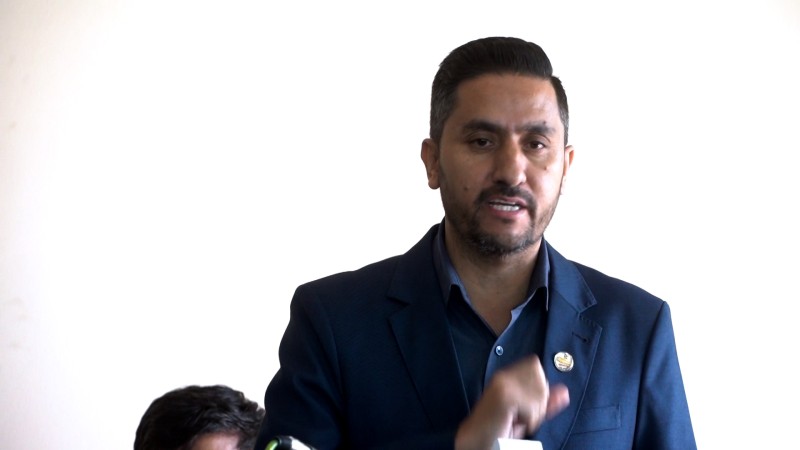 ३० लाख चालक लाइसेन्स नपाएर कागज बोकेर हिन्न बाध्य छन् : मन्त्री खरेल