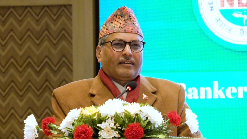 ठूला चुनौतिहरू जित्दै नेपाली बैंकिङ क्षेत्र सुरक्षित छ : गर्भनर