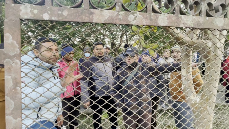 रास्वपाका कार्यकर्ताद्धारा निषेधित क्षेत्रमा नाराबाजी 