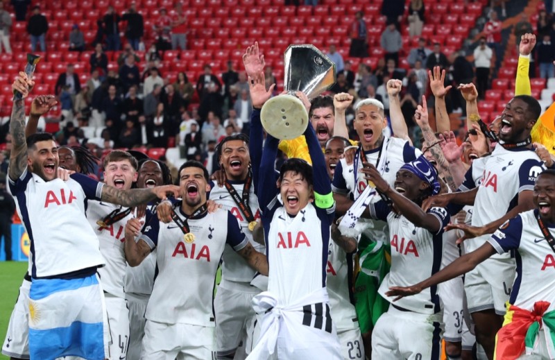 टोटनहम युरोपा लिग च्याम्पियन