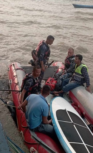 फेवातालमा डुंगा दुर्घटनामा परेका युवकको सकुशल उद्धार