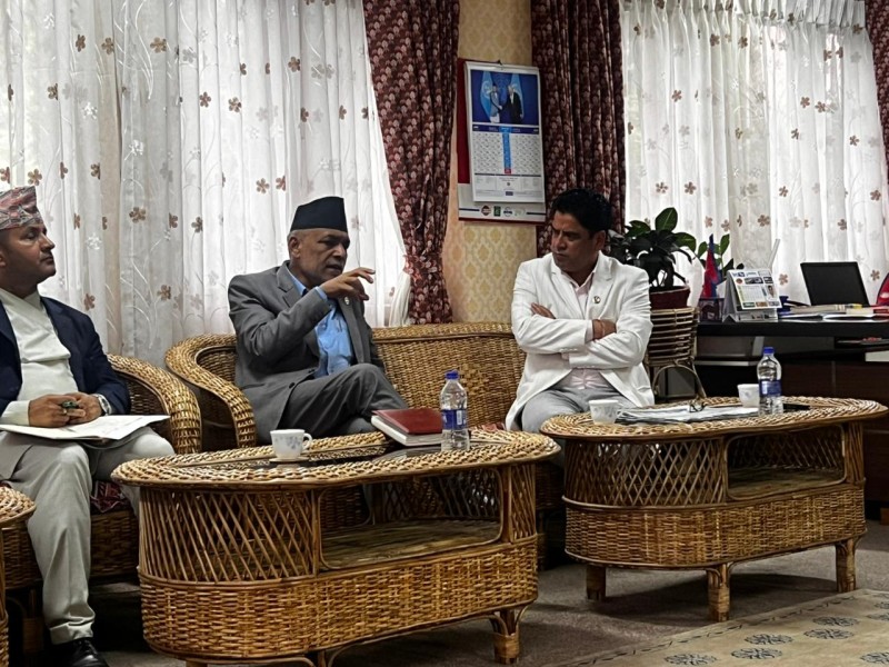 किसानको चैते धानले उचित मुल्य नपाएको गुनासोपछि दुई मन्त्री एक ठाउँमा