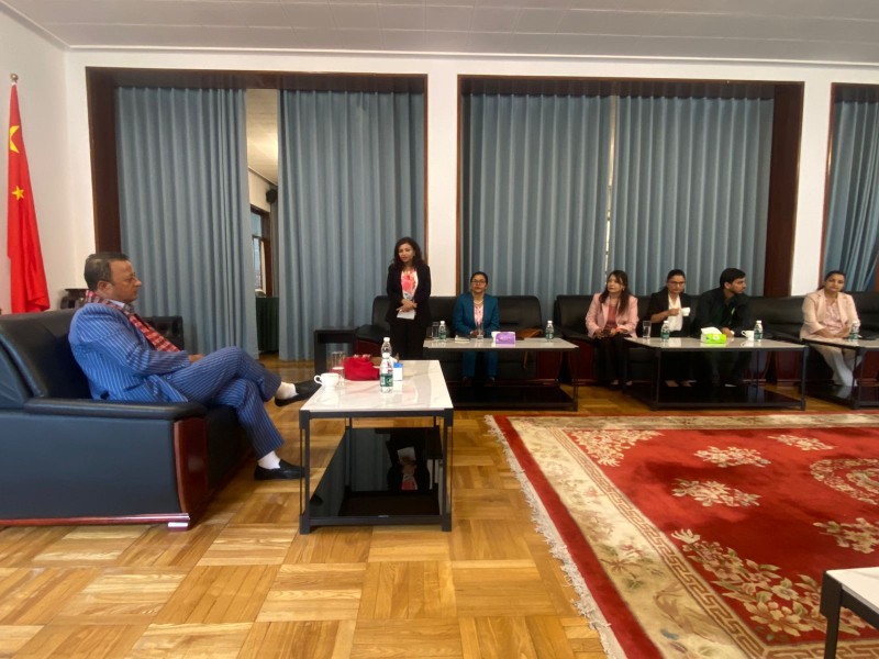 ऊर्जा मन्त्री दीपक खड्काद्वारा बेइजिङस्थित नेपाली राजदूतावासका गतिविधि र समस्याबारे विस्तृत छलफल